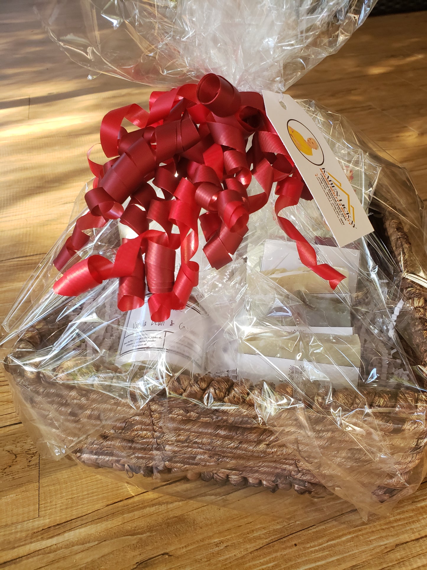 Large gift basket (local pick up only)